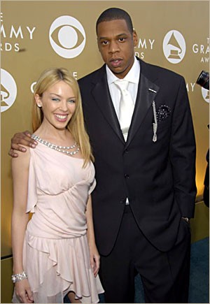http://www.kylie.com.br/galeria/005_Events/2004/2004_02_08_Grammy_Awards_Press/05.jpg